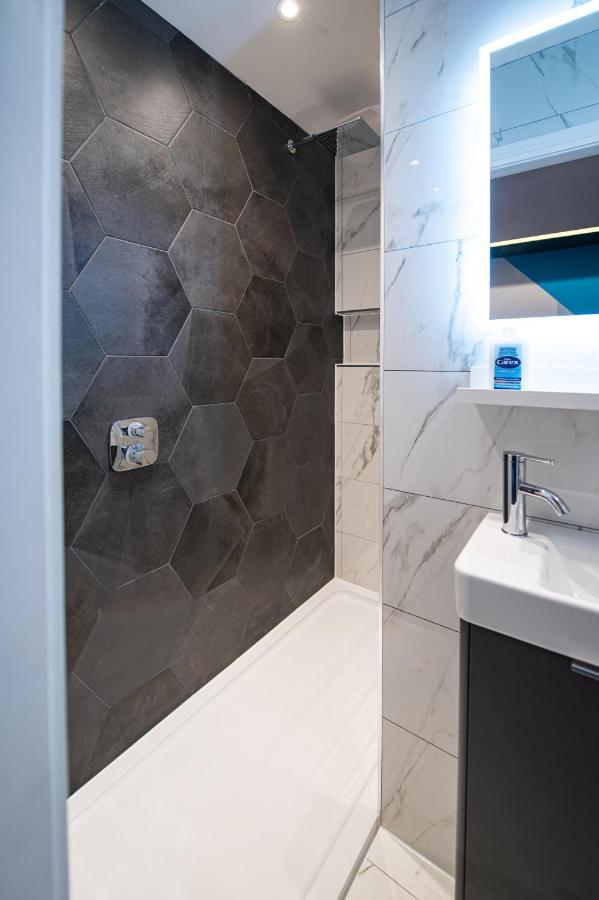 The Nest - Luxury 16 Person Apt W Jacuzzi & Parking Blackpool Dış mekan fotoğraf